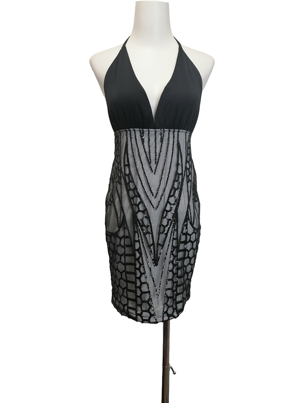 🥂🍷🍸 Black Halter Beaded Cocktail Dress